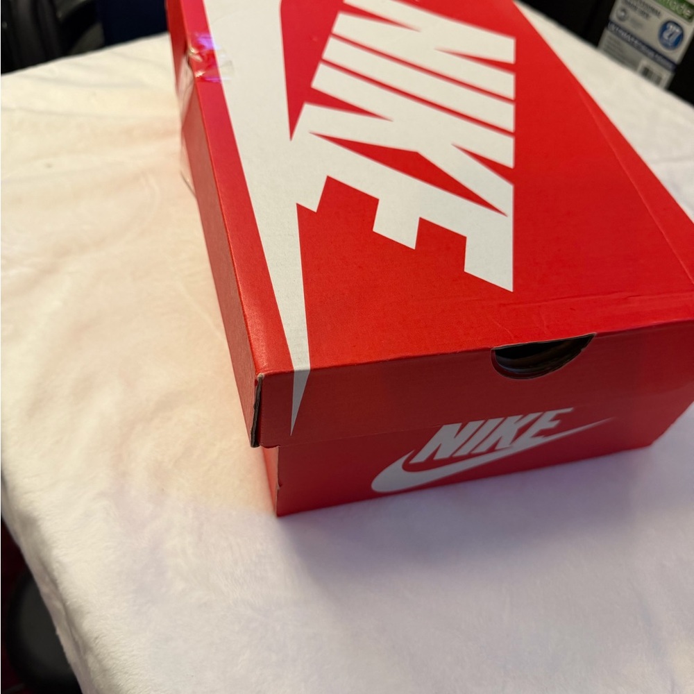 Nike Women’s Black and White Slip-On Loafers - Picture 5 of 5